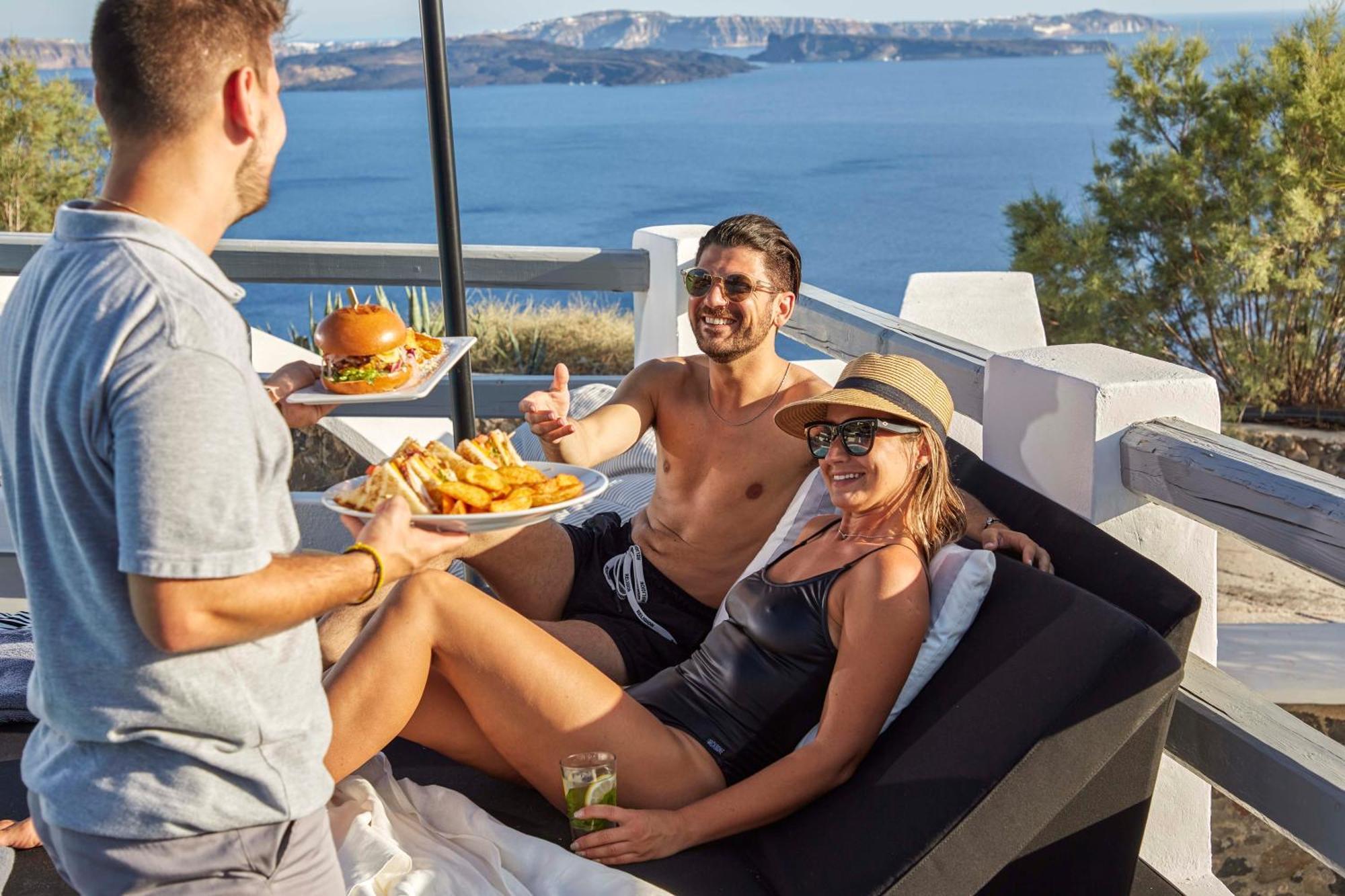Mr And Mrs White Oia - Santorini Hotel Екстериор снимка